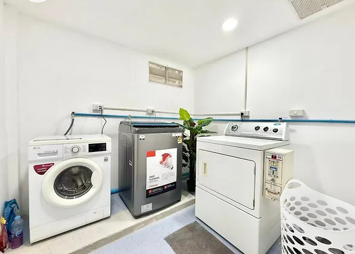 S Sukhumvit 48 Near Phrakanong Bts 202 Hostel *
